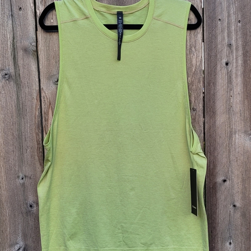 Lululemon - Picture 3 of 3